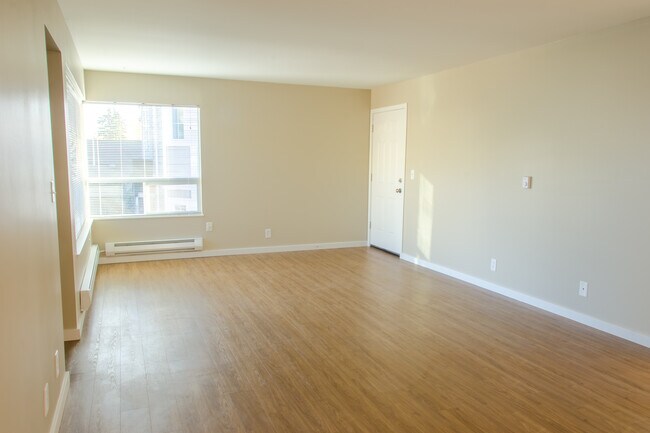 Building Photo - 4417 Bagley Ave N