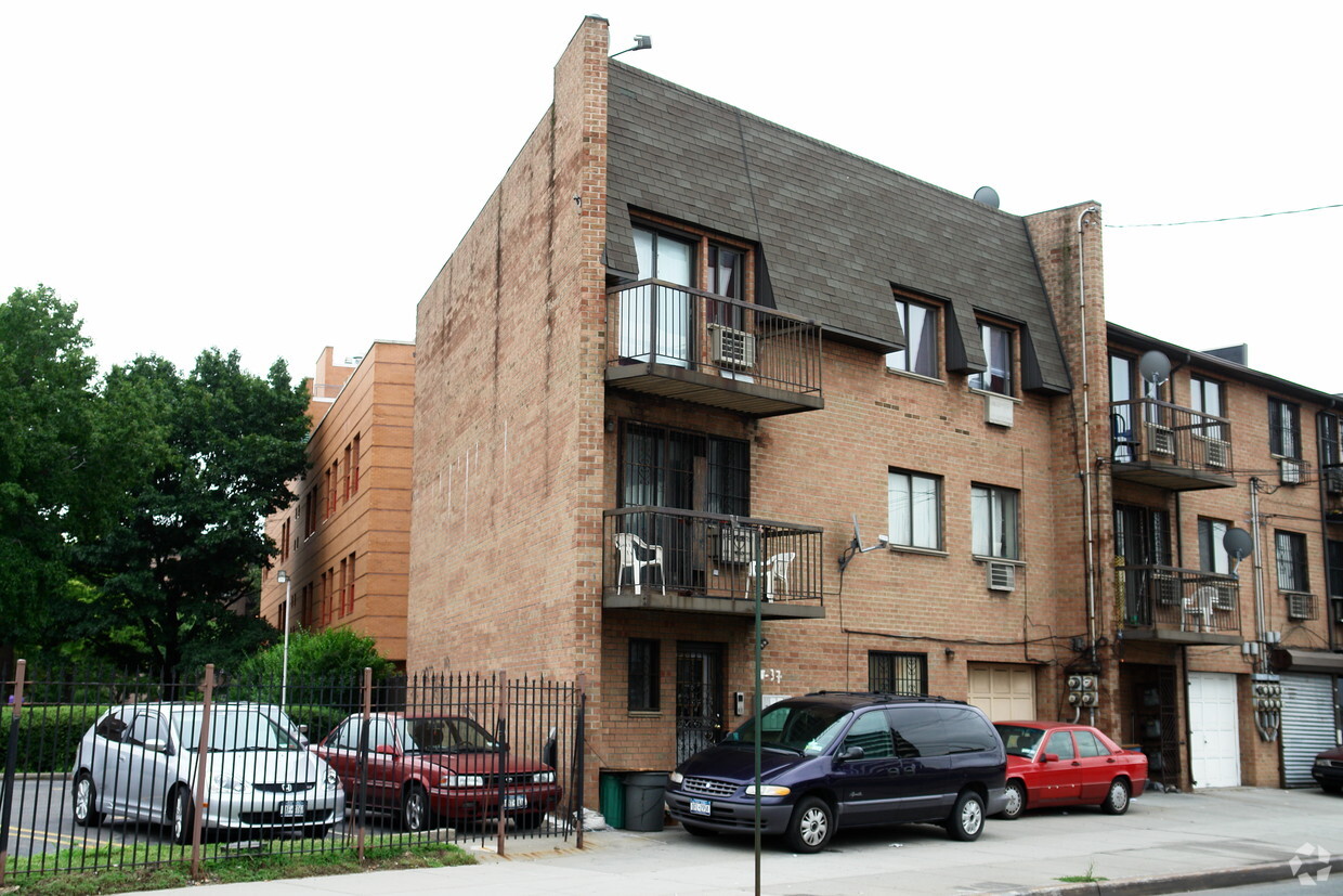 Foto principal - 3037 Linden Pl