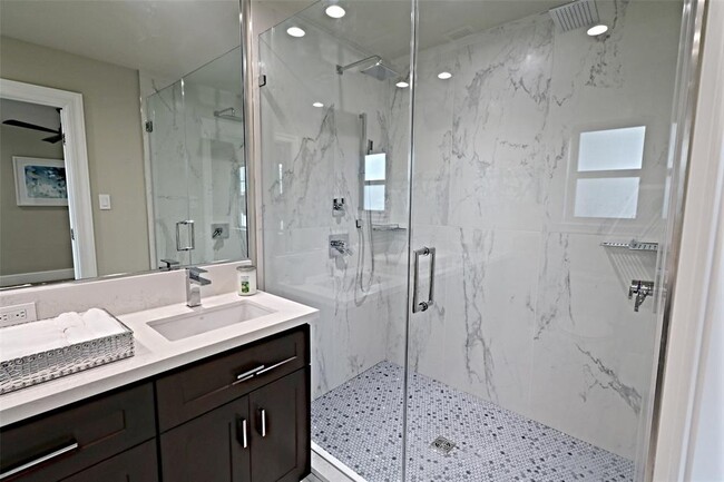 Building Photo - 5876 Doliver Dr