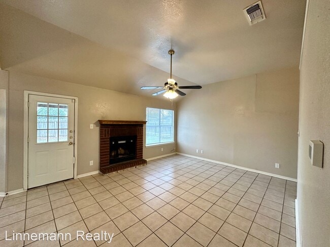 Foto del edificio - 3 br, 2 bath House - 2702 Poage Circle