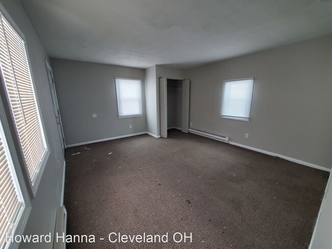 Studio, 1 bath House - 5014 W. Erie Avenue photo'