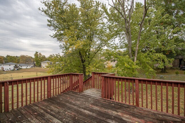 Building Photo - 613-615 Pear Tree Circle