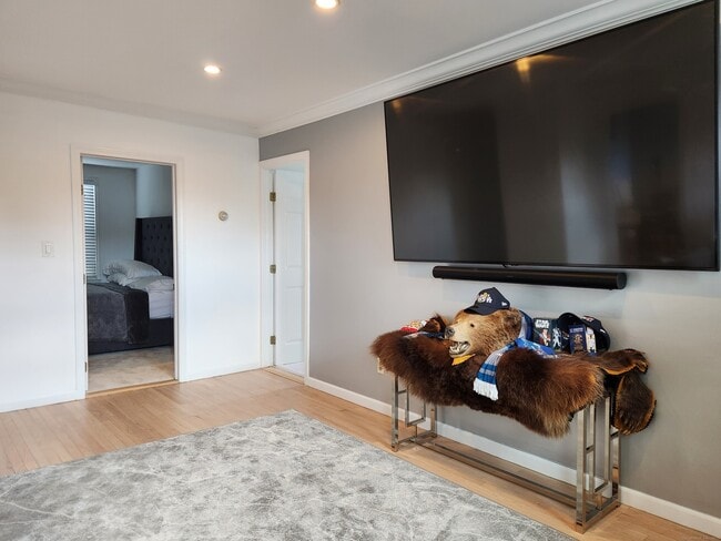 Building Photo - 61 Aberdeen St