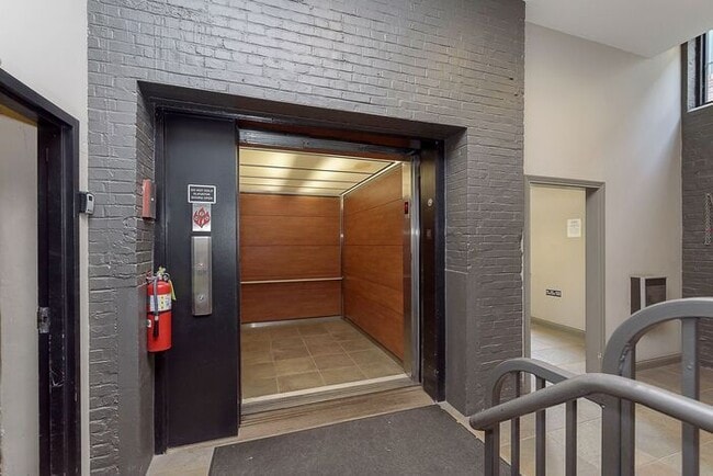 Building Photo - Gorgeous Remodeled Urban Loft Condo Steps ...