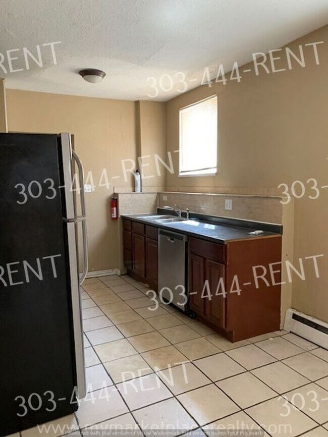 Building Photo - Home For The Holidays! $300 OFF OF 1ST MON...