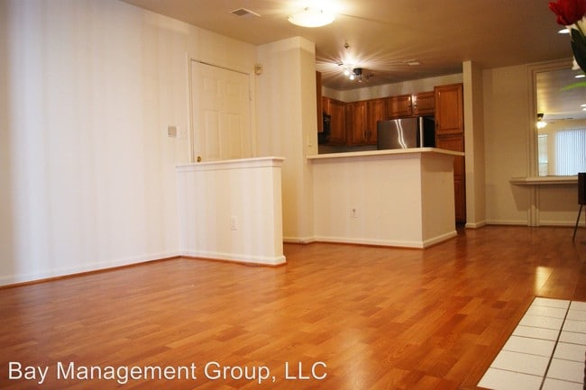 Building Photo - 4401 Silverbrook Ln