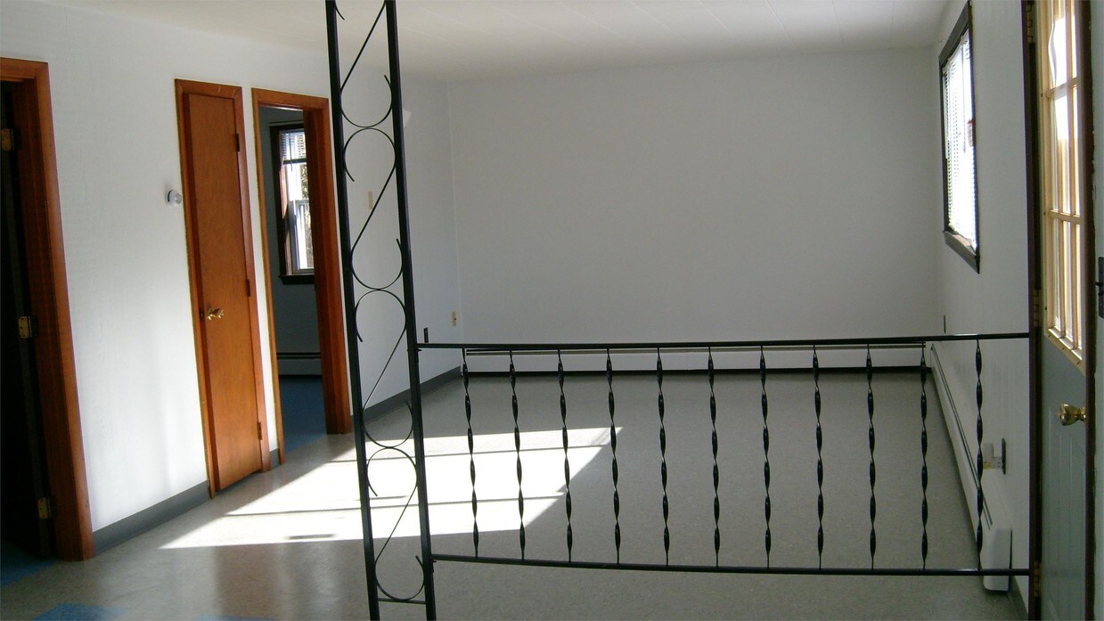 Foto del edificio - 527 Hinckley Rd