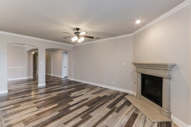 Foto del edificio - 1304 River Oak Ln