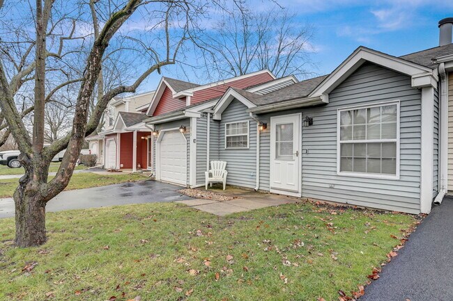 Building Photo - 675 Pleasant Pl