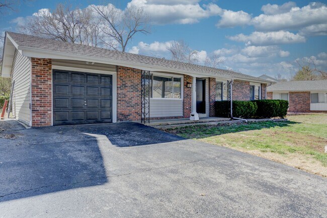 Foto del edificio - Renovated Pet Friendly House