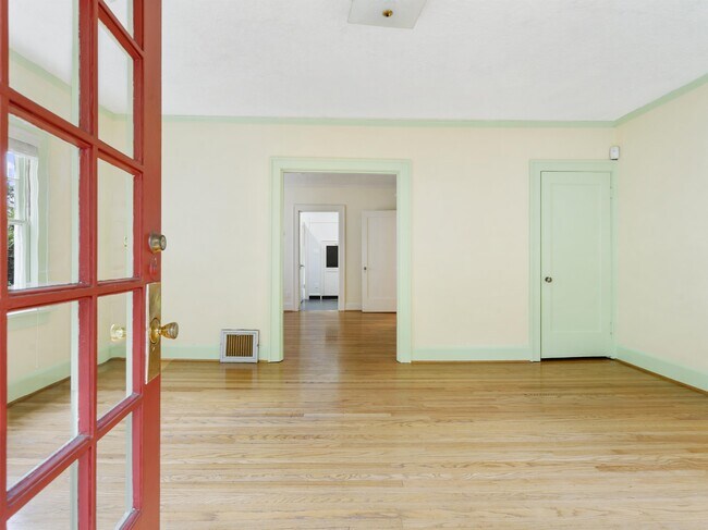 Foto del edificio - 2567 NW Raleigh St