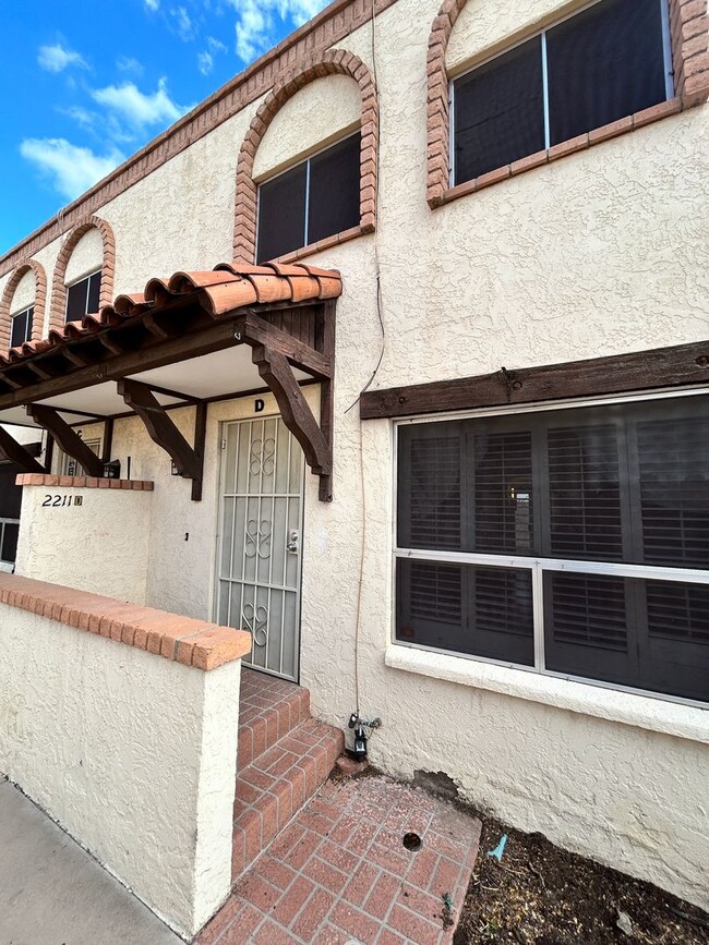 Building Photo - 2211 W Turney Ave