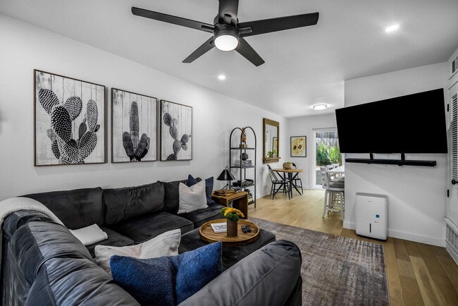 Building Photo - 3806 Southridge Dr