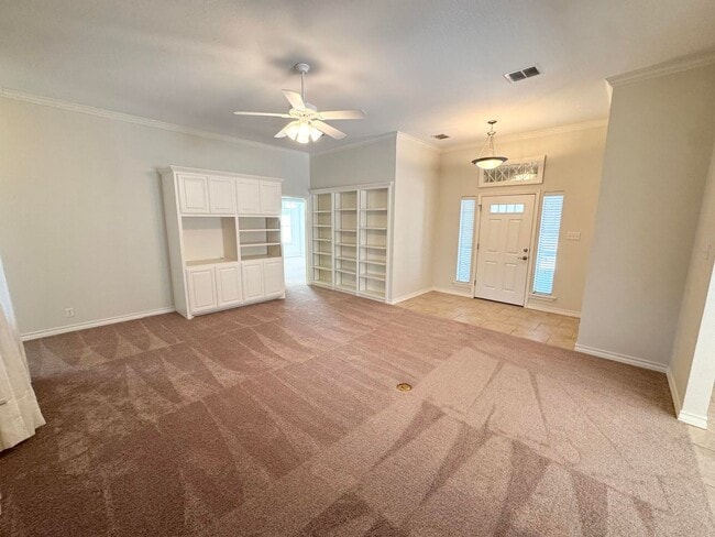 Building Photo - 3 Bed 2 Bath Ready To Rent ASAP!