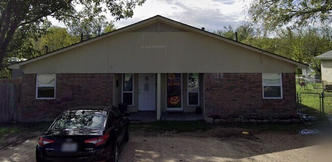 Foto del edificio - 126 Oak Hill Dr