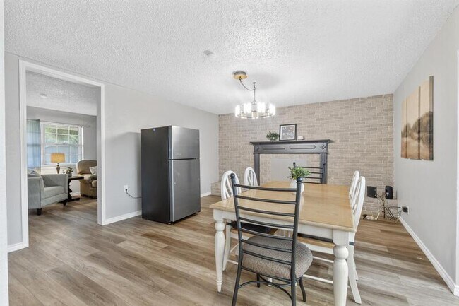 Foto del edificio - 3127 Bobbie Ln