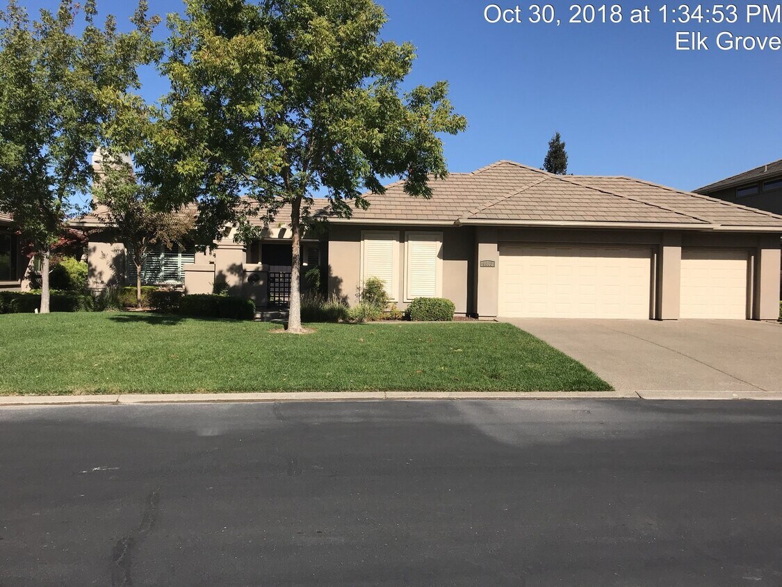 Primary Photo - 3 Bed 3 Bath in Valley Hi Subdivision