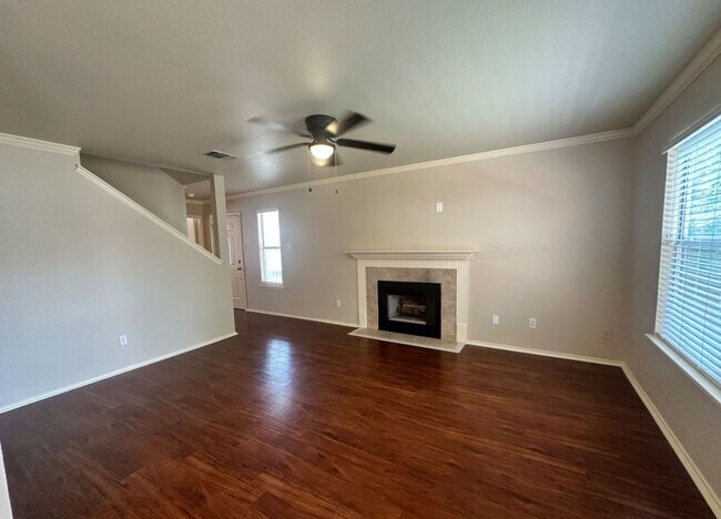 Foto del edificio - 3 BD/2.5 BA AVAILABLE IN GATED COMMUNITY I...