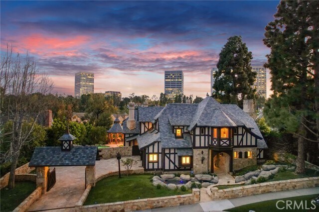 Foto del edificio - 15 Lochmoor Ln
