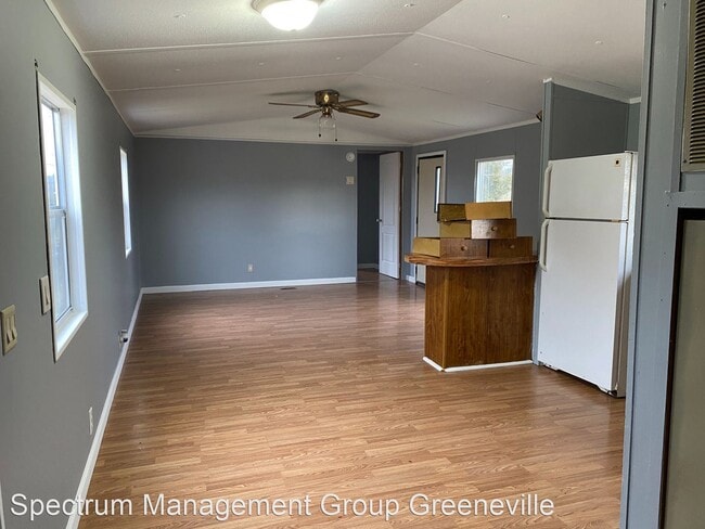 Building Photo - 2 br, 1 bath House - 940 Millers Chapel Rd