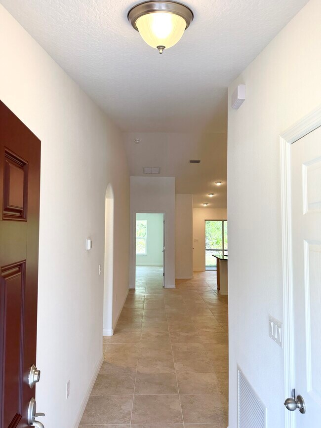 Building Photo - 14 Sleigh Bell Pl