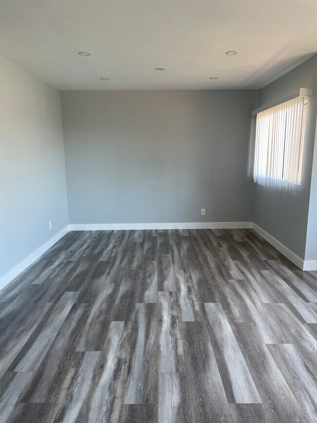 Dining Room - 814 E Elk Ave