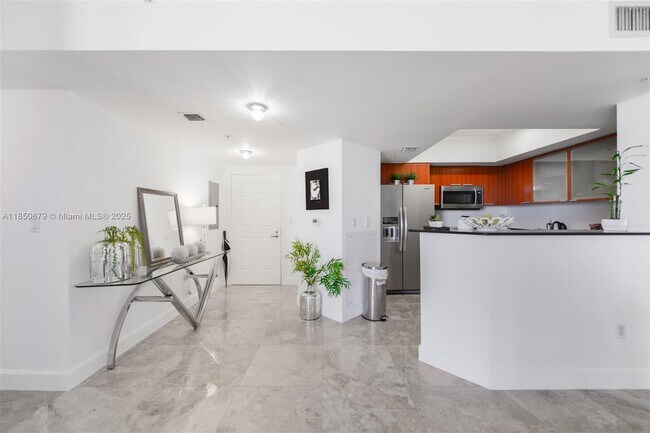 Foto del edificio - 16699 Collins Ave