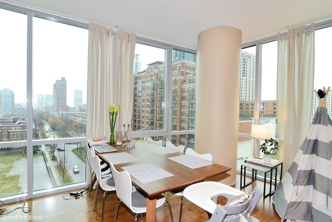 Foto del edificio - 1201 S Prairie Ave