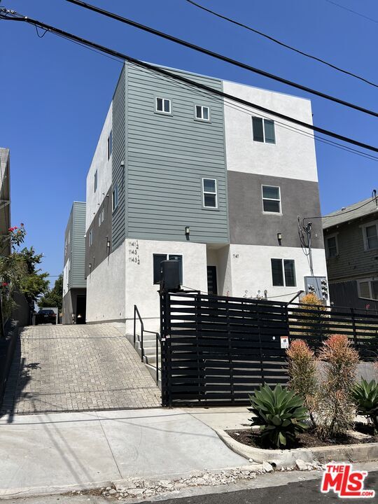 Building Photo - 1141 Irolo St