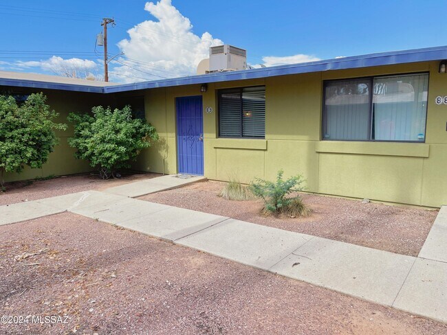 Building Photo - 350 N Silverbell Rd