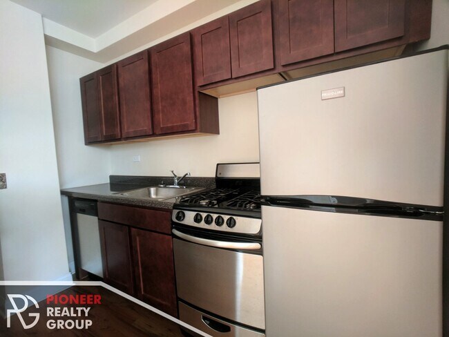 Foto del edificio - 814 W Diversey Pky