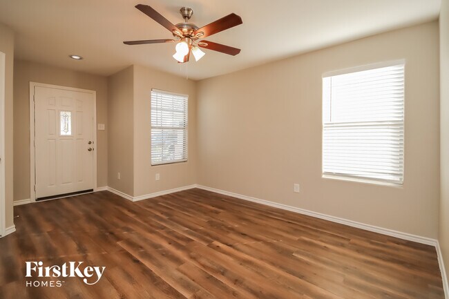 Building Photo - 2655 Cyrus Hill Dr