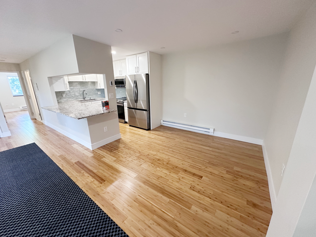 Building Photo - Stylish Corner Unit in Prime Needham Locat...