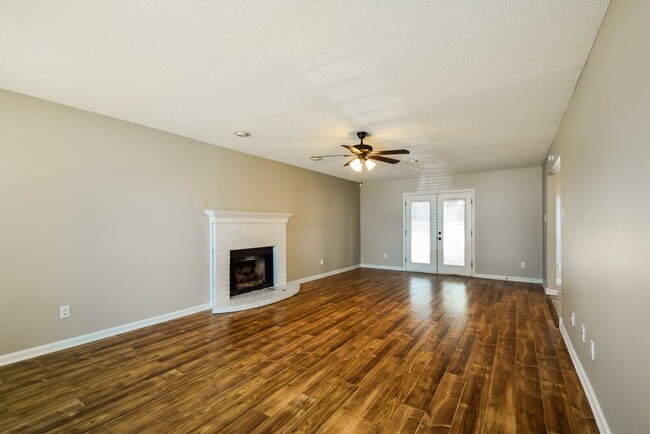 Building Photo - 8151 Cross Creek Ct