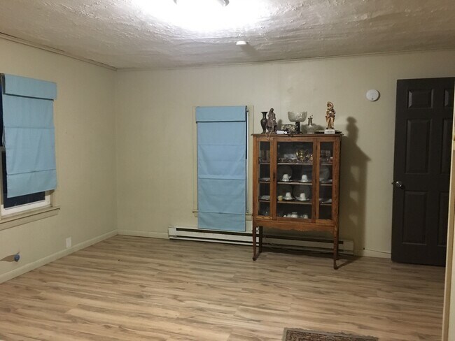 Foto del edificio - 10476 Erie Rd