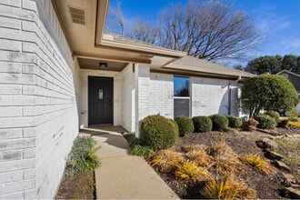 Building Photo - 170 N Meadowbrook Dr