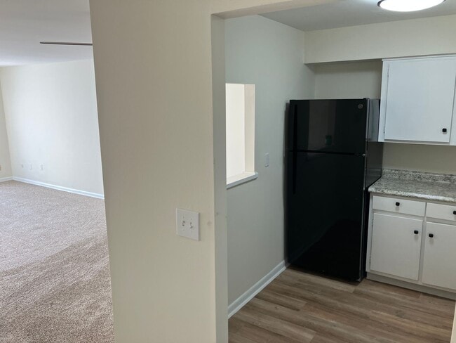 Building Photo - Convenient & Newly Updated 2-Bedroom Apartment – First Floor Available Soon!