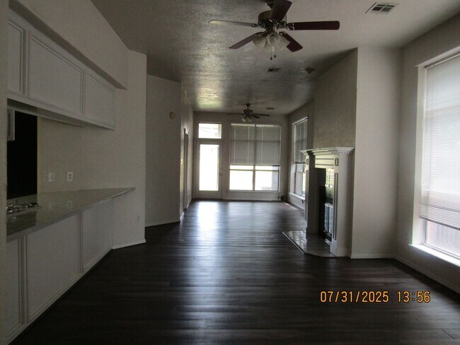 Building Photo - 503 NW Fairway Villa Dr