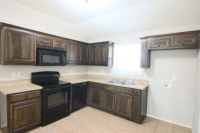 Foto del edificio - 3 Bedroom Duplex for Rent in Lindale! Tour...