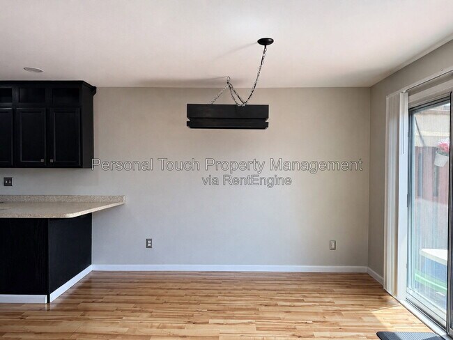Foto del edificio - 2722-33 1/2 33 1/2 Ave S