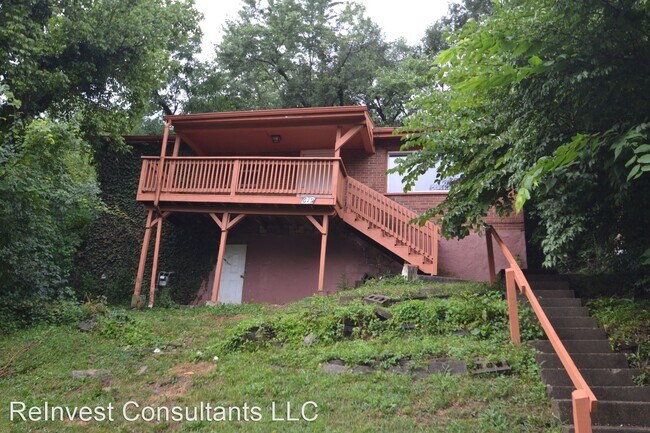 Building Photo - 3 br, 1 bath House - 619 Edgecliff Road