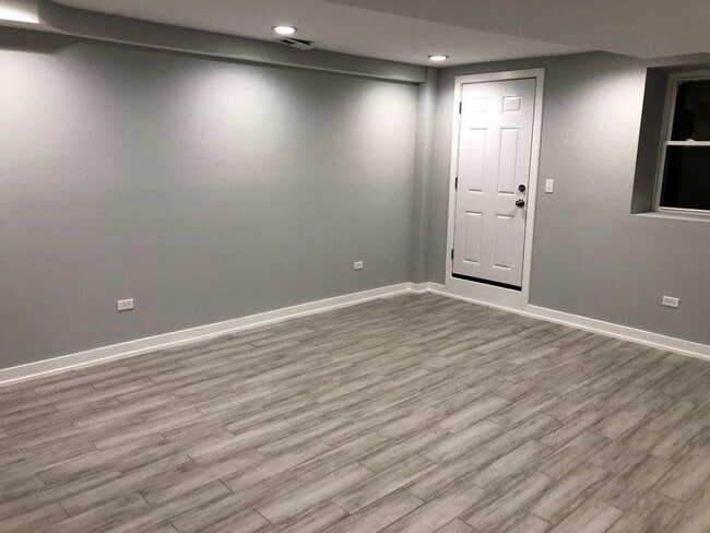 Foto del edificio - 3210 S May St