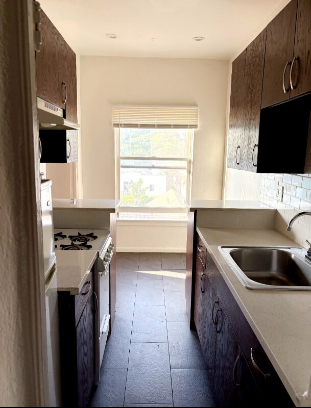 Foto del edificio - 1845 N Gramercy Pl