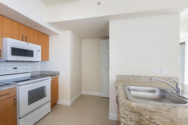 Foto del edificio - 2350 SW 27th Ave