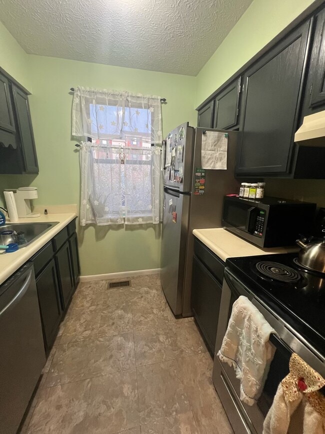 Building Photo - 153 Woodhaven Dr