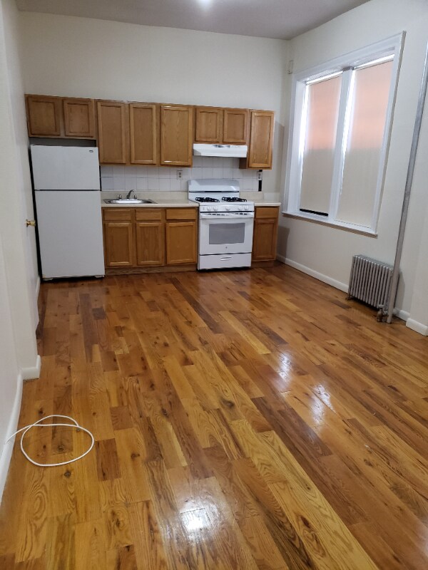 Foto del edificio - 1729 Edison Ave