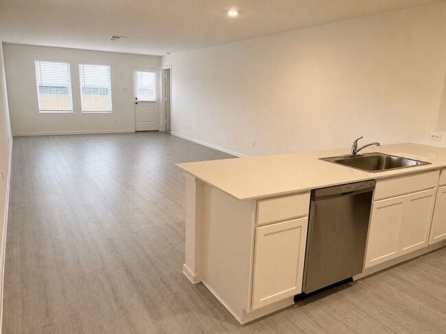 Building Photo - 1520 Crowson Rdg