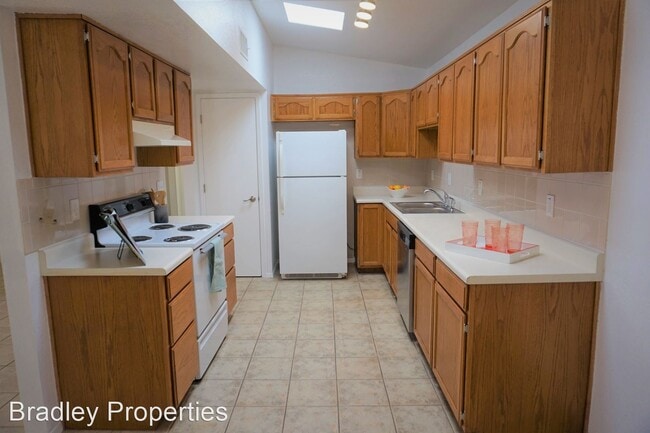 Building Photo - 3 br, 2 bath House - 5241 Desert Shadow