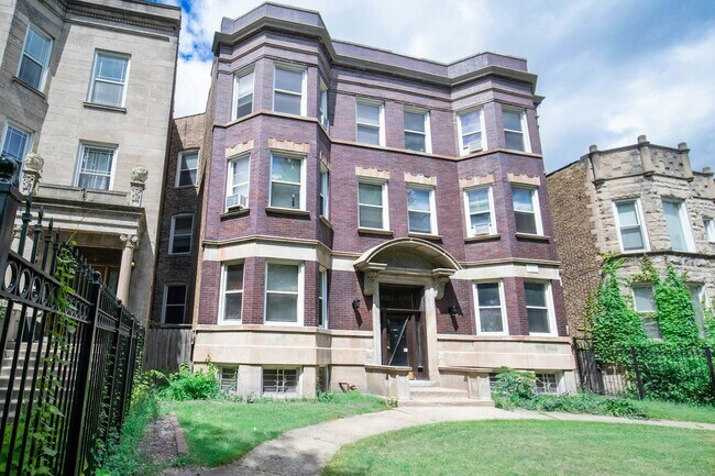 Building Photo - 6360 S Greenwood Ave