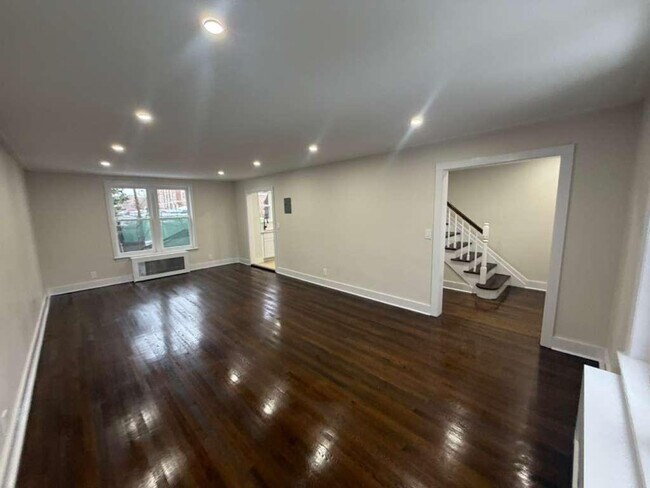 Foto del edificio - 676 Park Ave